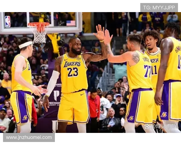 NBA赛季焦点:勒布朗领衔湖人新阵容冲击总冠军 乔治复出助力快船夺冠之路